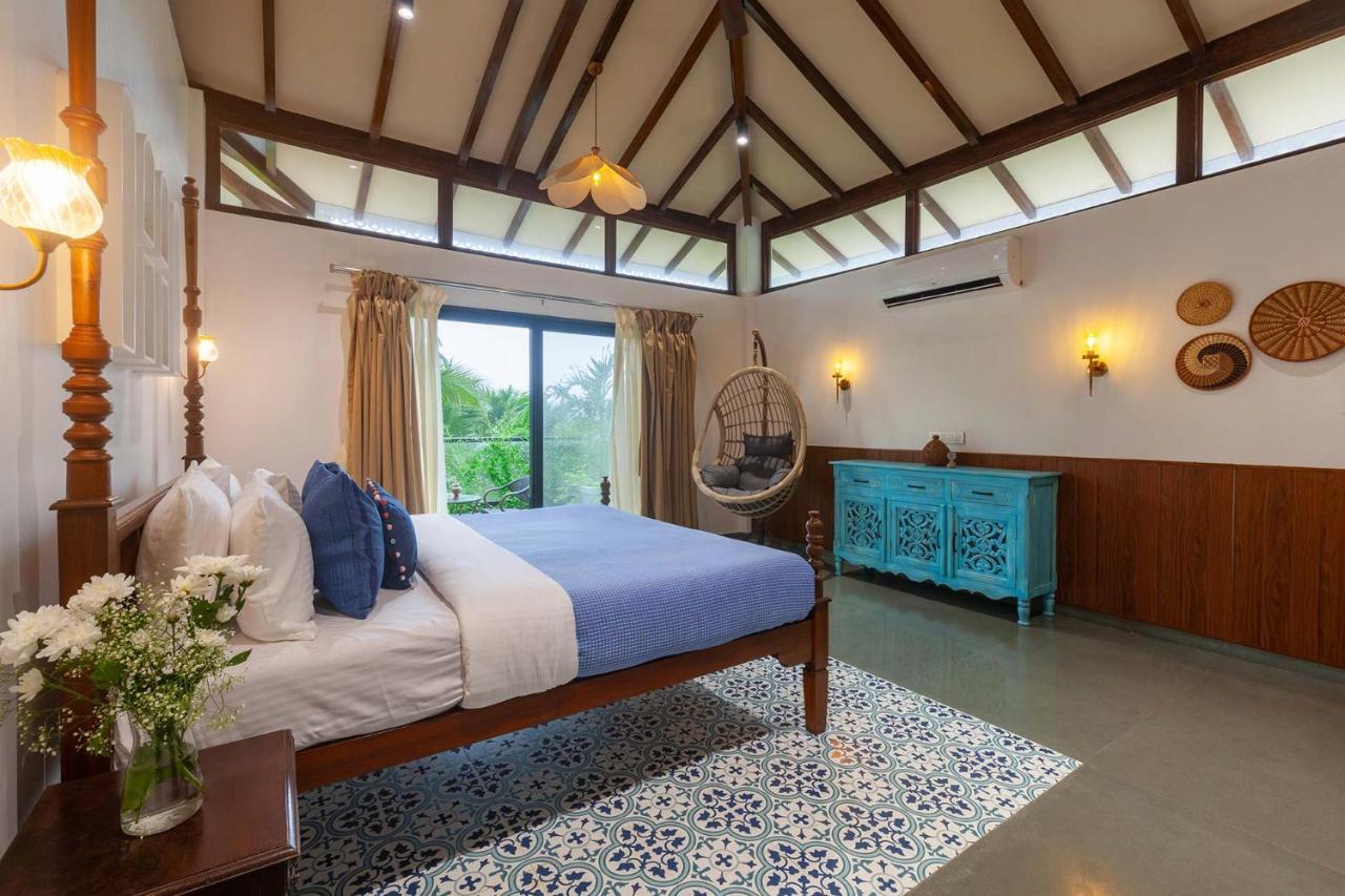 אליבג Villa Sereno By Stayvista - An Elegant And Entertaining Retreat Featuring A Swimming Pool, Outdoor Jacuzzi, Modern Interiors, And A Snooker Table מראה חיצוני תמונה