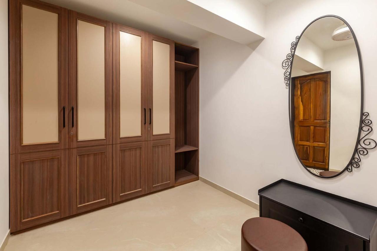 אליבג Villa Sereno By Stayvista - An Elegant And Entertaining Retreat Featuring A Swimming Pool, Outdoor Jacuzzi, Modern Interiors, And A Snooker Table מראה חיצוני תמונה